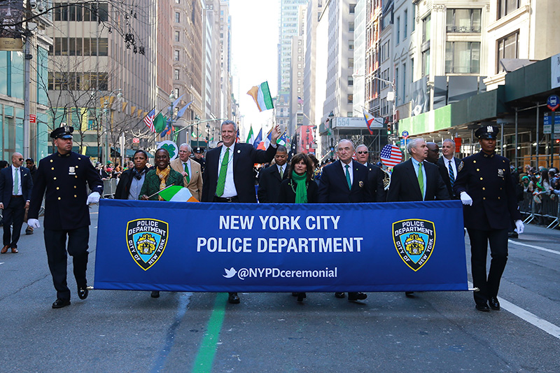New York City Mayor Bill de Blasio marches with NYPD at the St. Patrick's Day Parade, March 17, 2016, in New York. (Gordon Donovan/Yahoo News)