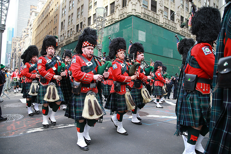 The FDNY Emerald Society Bagpipes march their way up Fifth Ave. during the St. Patrick's Day Parade, March 17, 2016, in New York. (Gordon Donovan/Yahoo News)