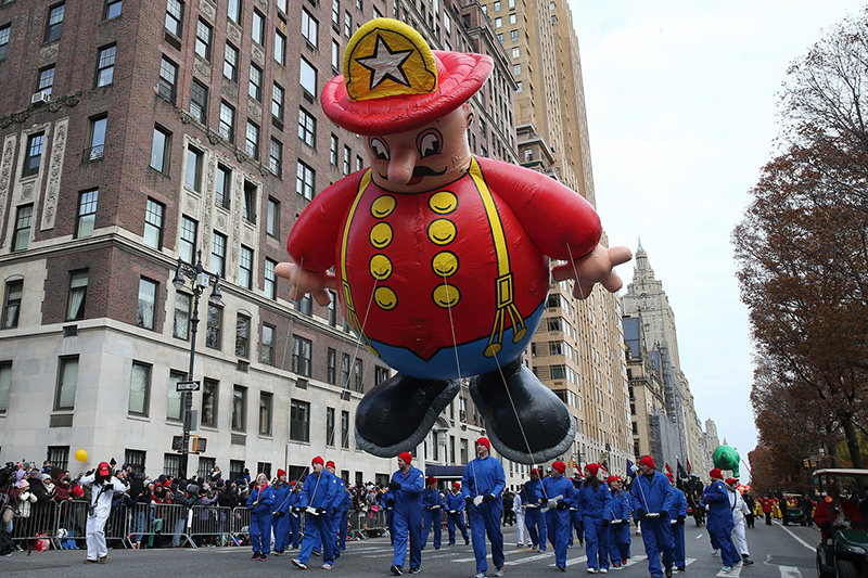The Harold the Fireman balloon floats in the 90th Macy’s Thanksgiving Day Parade in New York, Thursday, Nov. 24, 2016. (Gordon Donovan/Yahoo News)