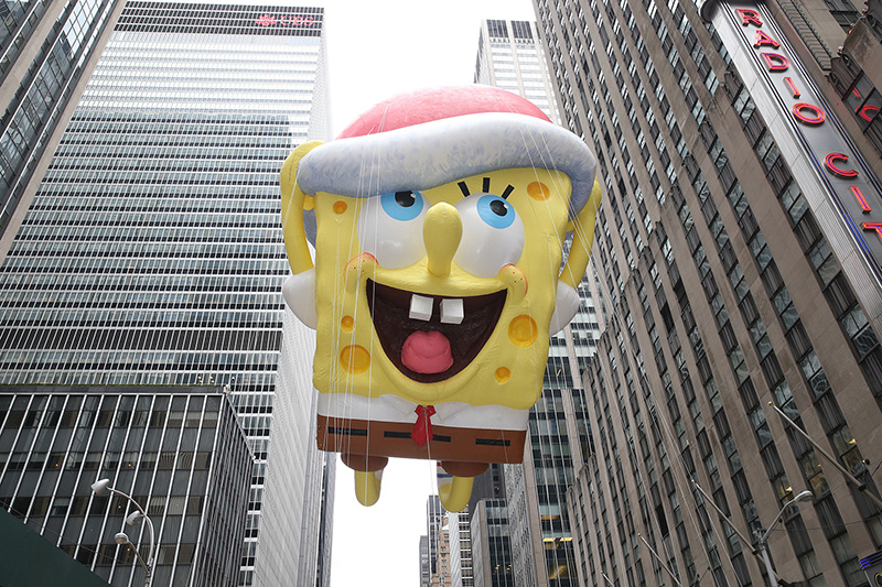 SpongeBob SquarePants enjoys a view of 6th Ave. in the 90th Macy’s Thanksgiving Day Parade in New York, Thursday, Nov. 24, 2016. (Gordon Donovan/Yahoo News)