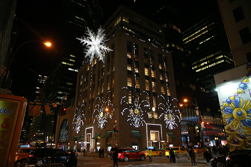 Diamond studded exterior of Tiffanys on 57th St. and Fifth Ave. in New York City. (Gordon Donovan/Yahoo News)