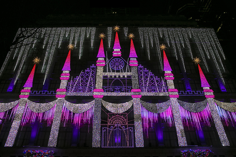 The Christmas light display on the outside of Saks Fifth Avenue in New York City. (Gordon Donovan/Yahoo News)