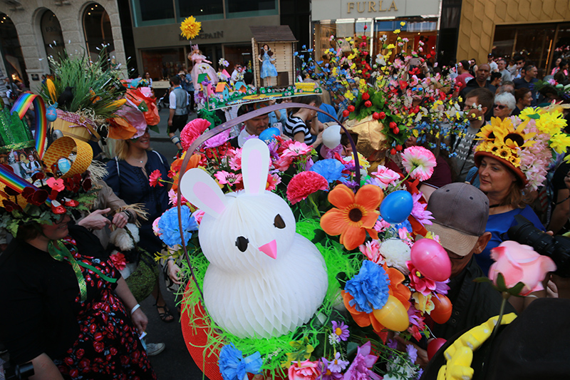 Easter Sunday was marked by the annual Bonnet Parade in midtown, filling Fifth Avenue with hundreds of colorful hats & costumes on April 16, 2017. (Photo: Gordon Donovan/Yahoo News)