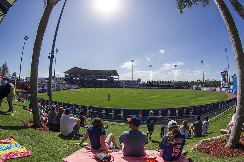 Fans watch the baseball game between the Detroit Tigers and New York Mets from the berm at First Data Field in Port St. Lucie, Fl., Sunday, Feb. 26, 2017. (Gordon Donovan/Yahoo Sports)